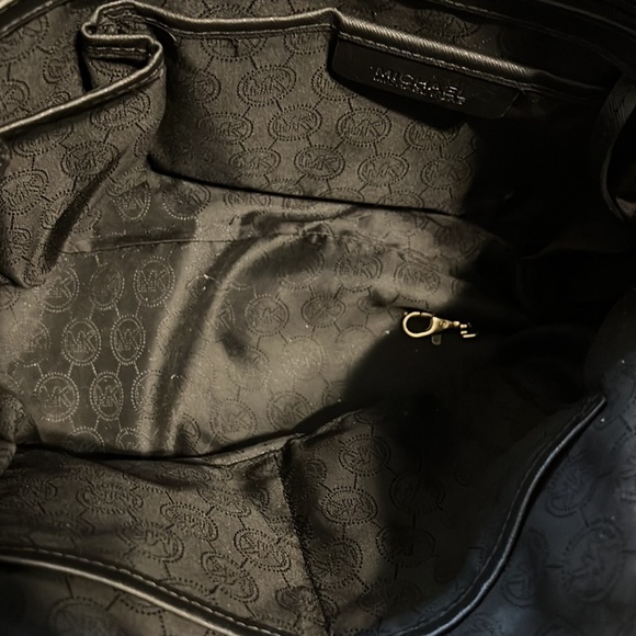 MICHAEL Michael Kors Jet Set East West Top Zip Tote and wallet Combo - Picture 7 of 9